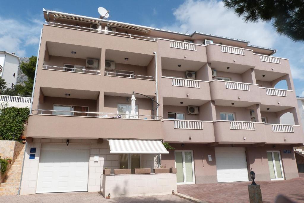 Apartments Nedo Dalmatia Omiš Екстериор снимка